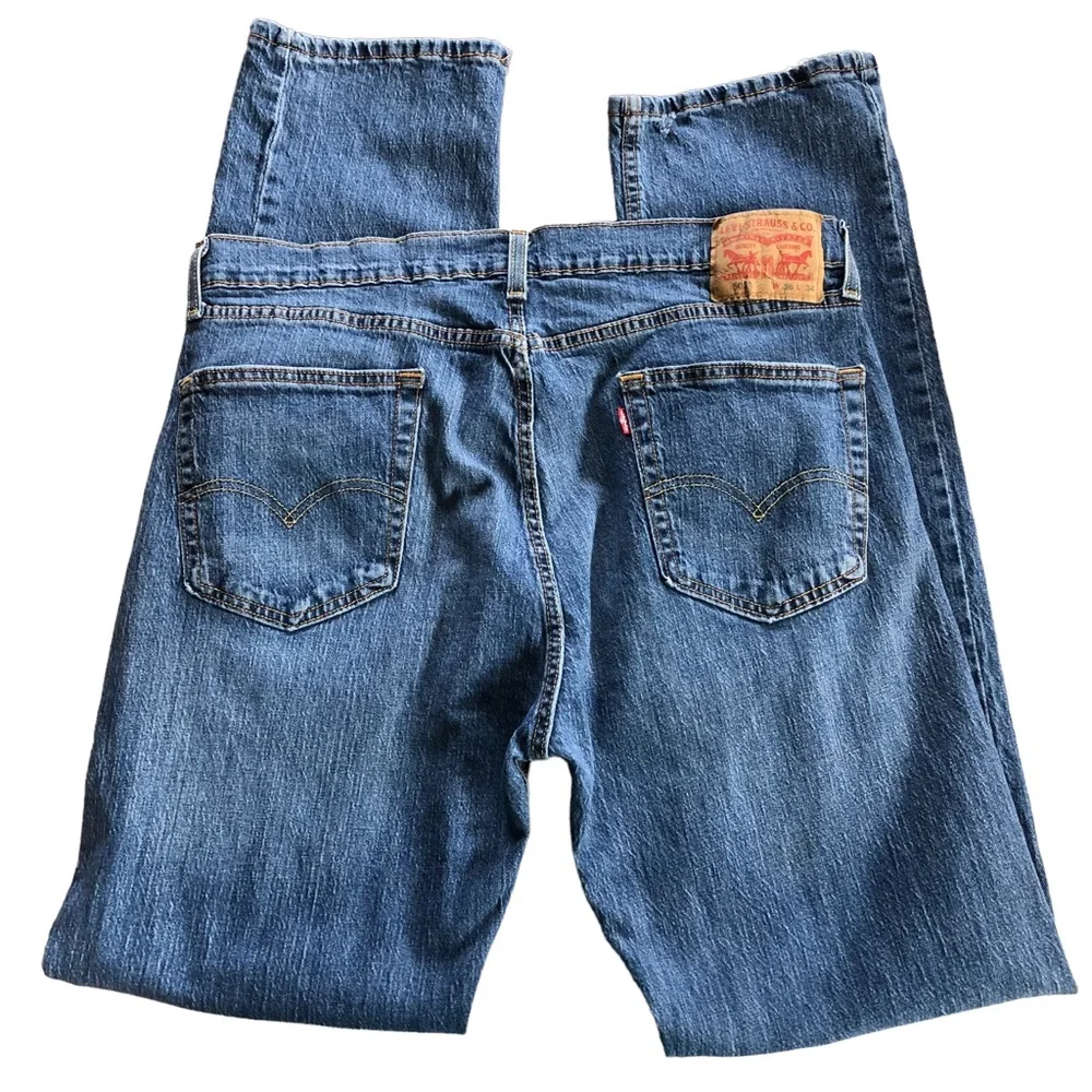 Levi's 505 Straight Leg Jeans. Medium Wash. Extra Tall. Size 36W x 34L